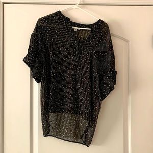 Super cute, flowing Cabi shirt